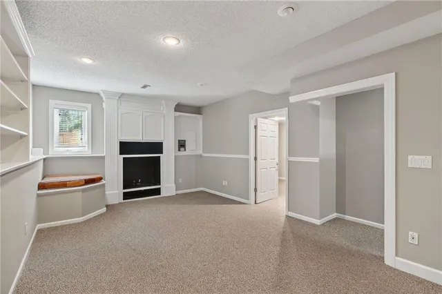 $660,000 | 11902 West 131st Terrace, Overland Park, KS 66213