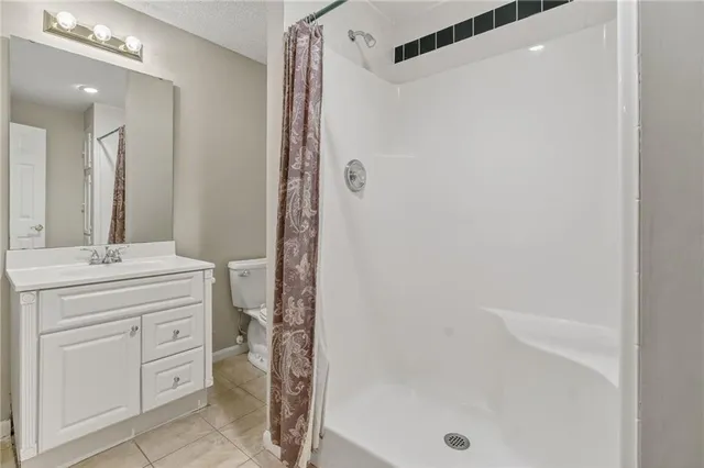 $660,000 | 11902 West 131st Terrace, Overland Park, KS 66213