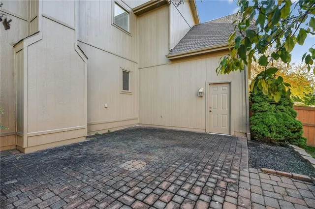 $639,900 | 11902 West 131st Terrace, Overland Park, KS 66213