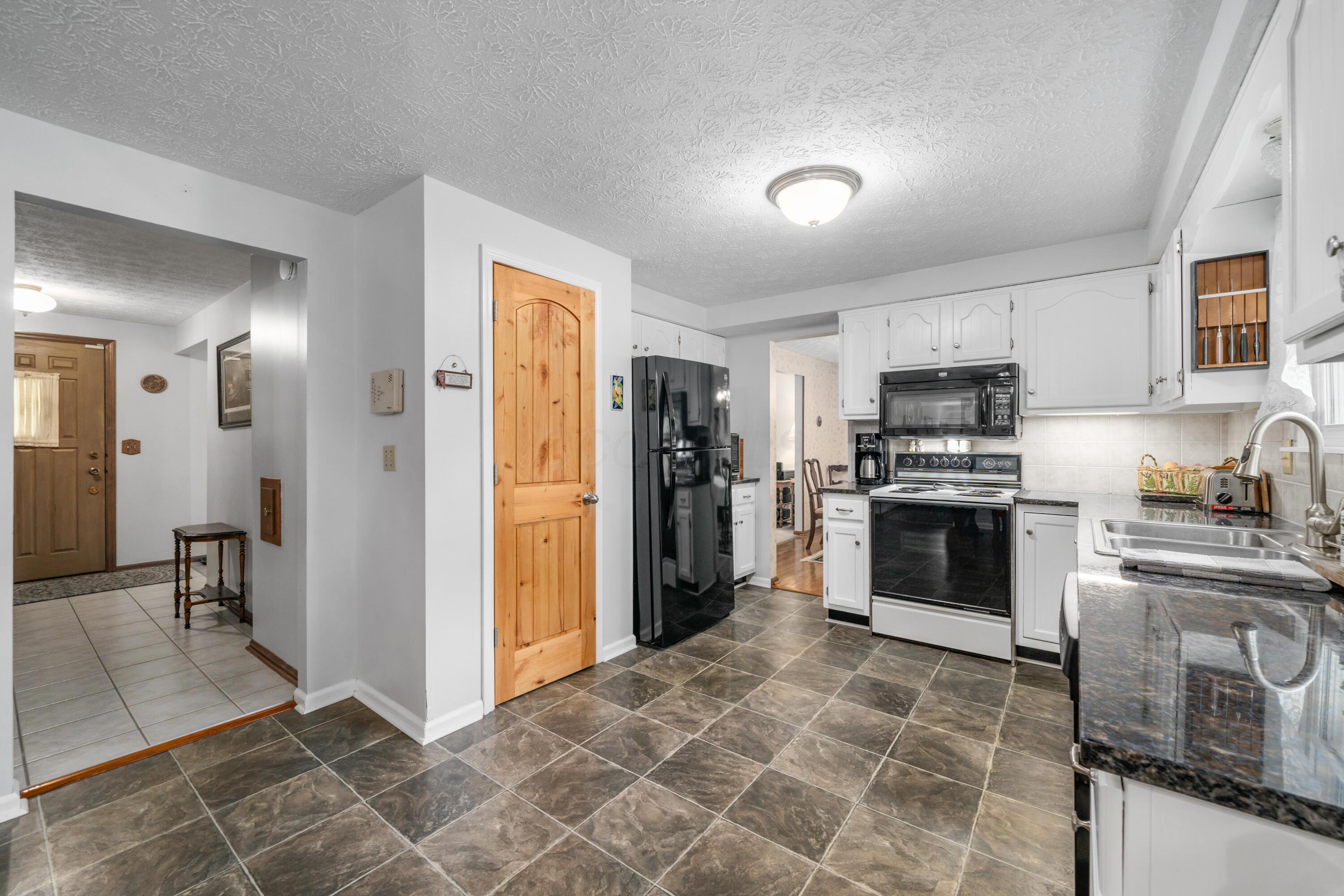 639 Link Road Whitehall, OH 43213 - Photo 16 of 73 16-print-DSC04338