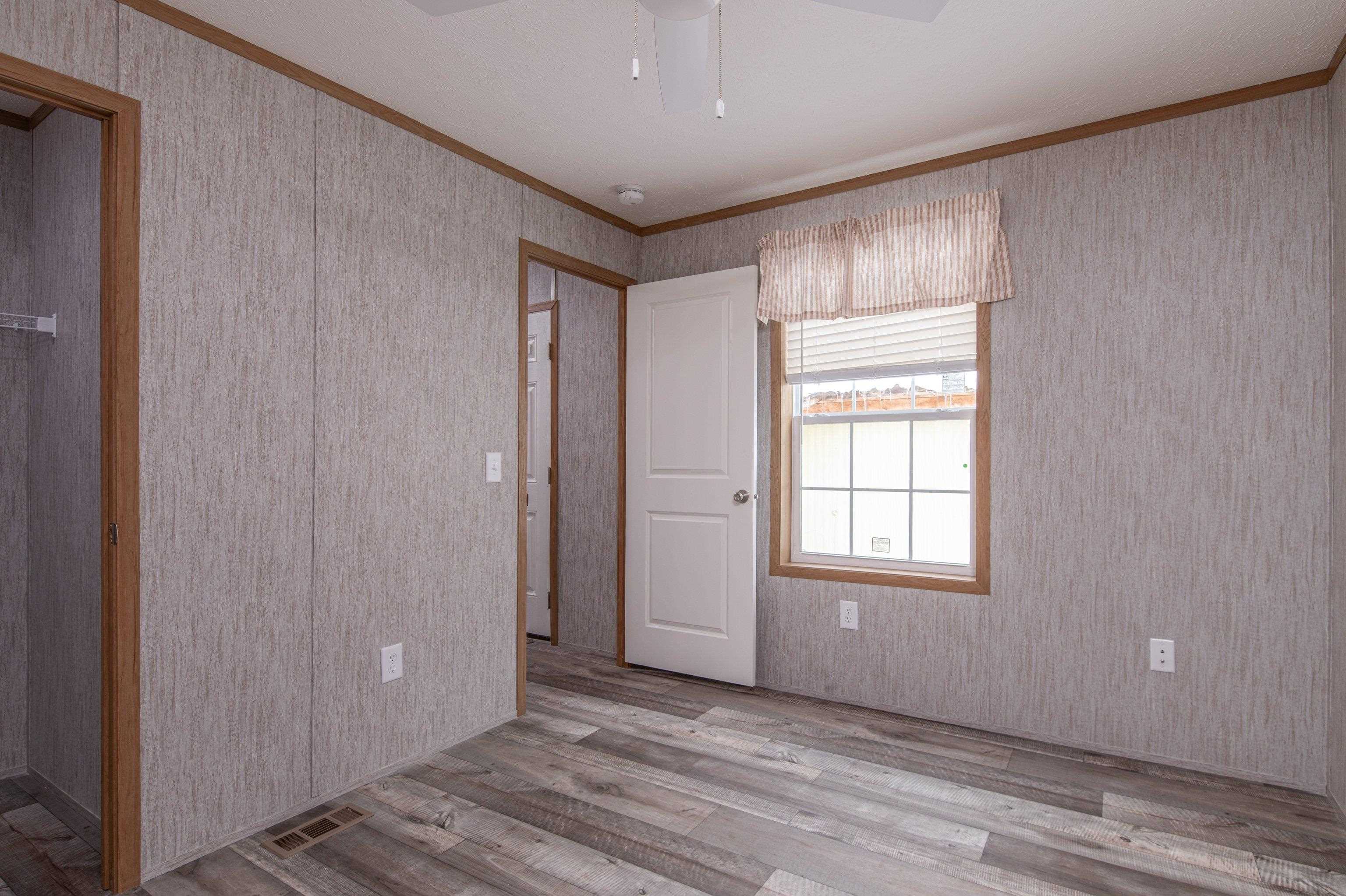 139 Oak Street St. Johnsbury, VT 05819 - Photo 17 of 21