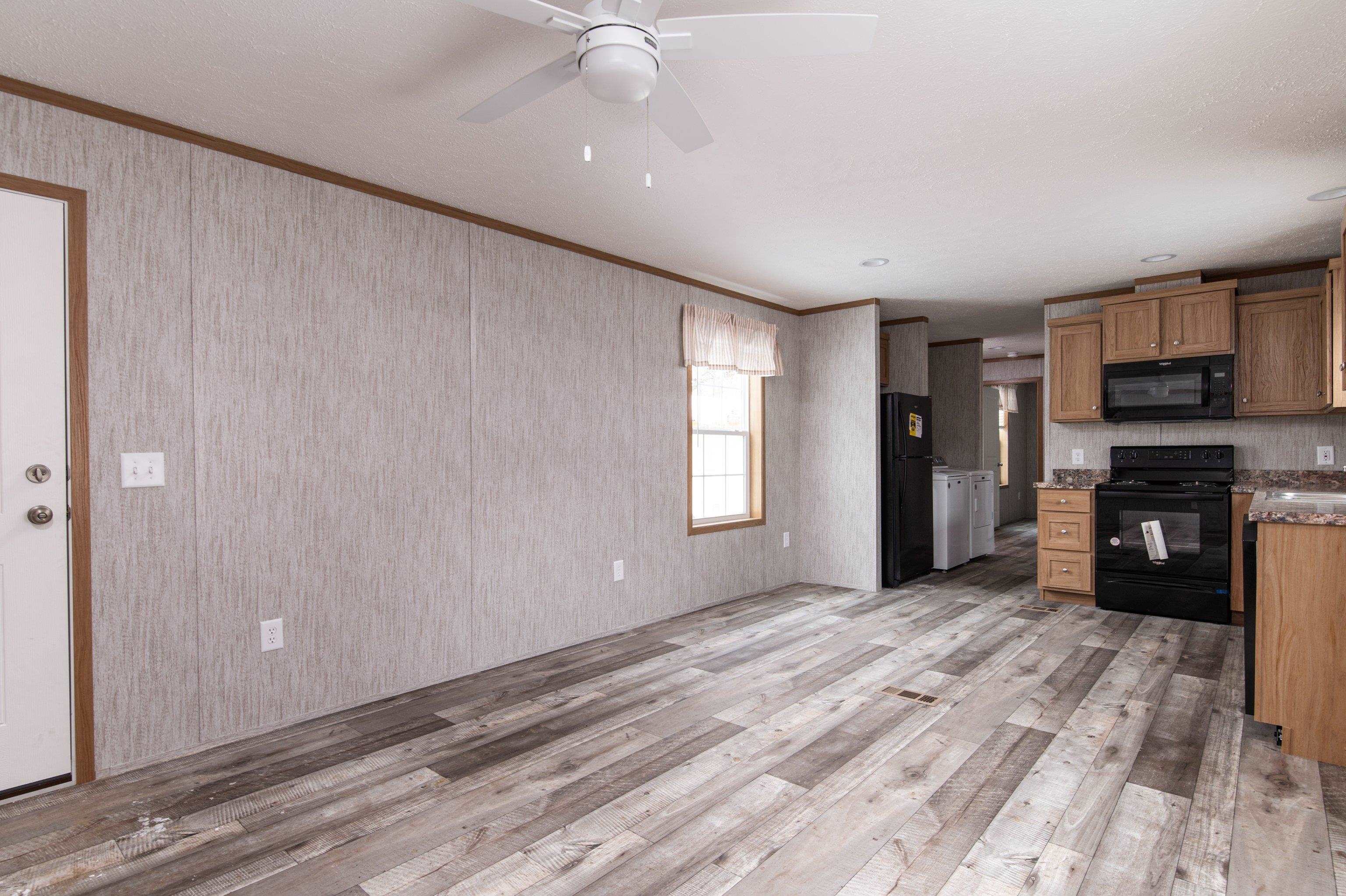 139 Oak Street St. Johnsbury, VT 05819 - Photo 3 of 21