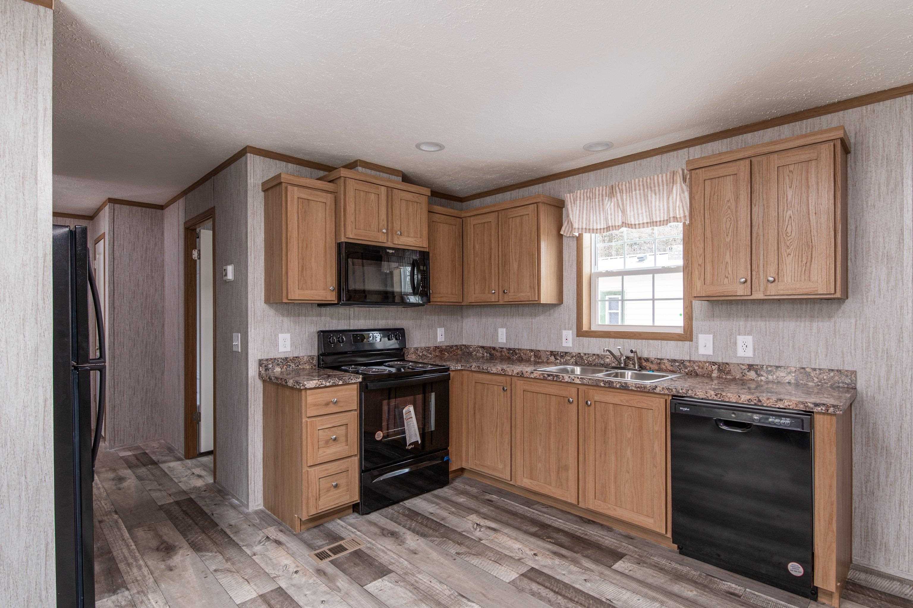 139 Oak Street St. Johnsbury, VT 05819 - Photo 5 of 21