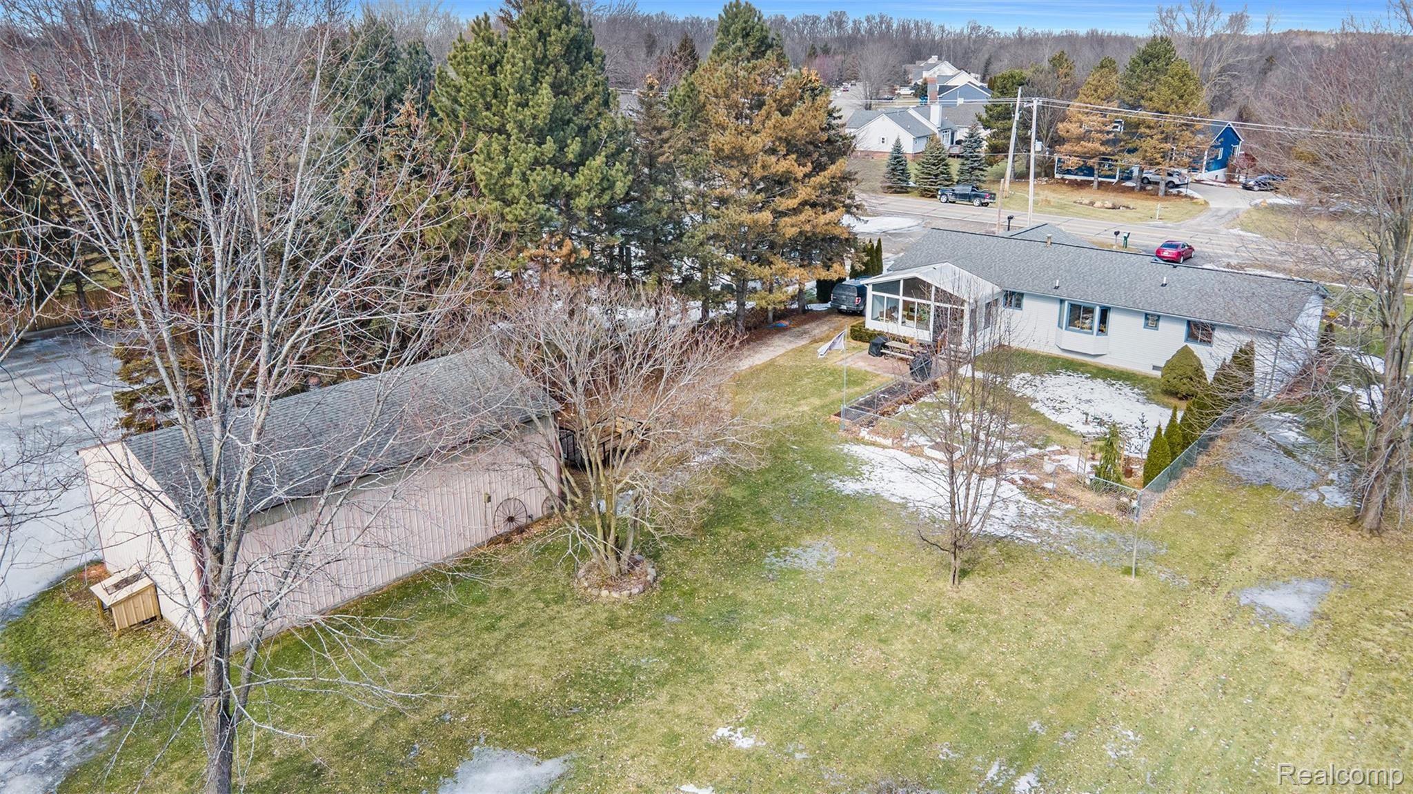 1411 North Long Lake Road Fenton, MI 48430 - Photo 37 of 44 DJI_0957.jpg