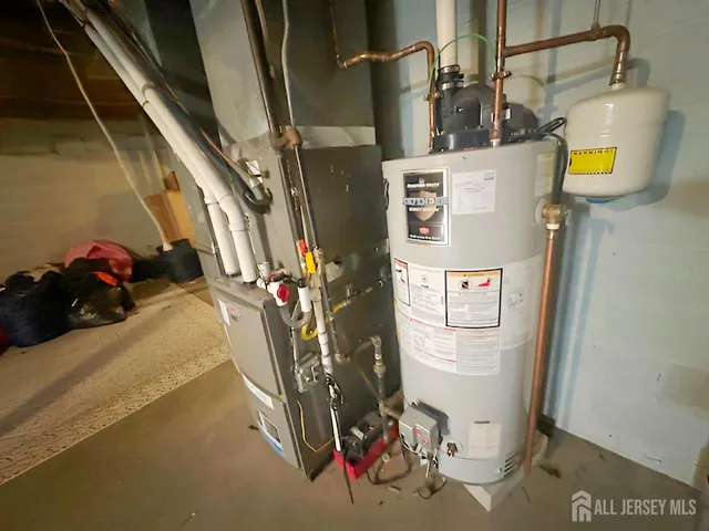 $389,900 | 18 Pioneer Court, Ewing, NJ 08628