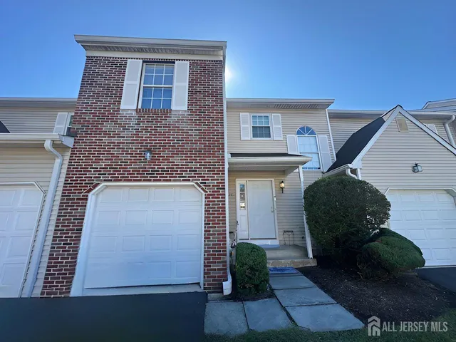$389,900 | 18 Pioneer Court, Ewing, NJ 08628