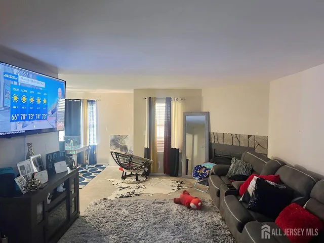 $389,900 | 18 Pioneer Court, Ewing, NJ 08628