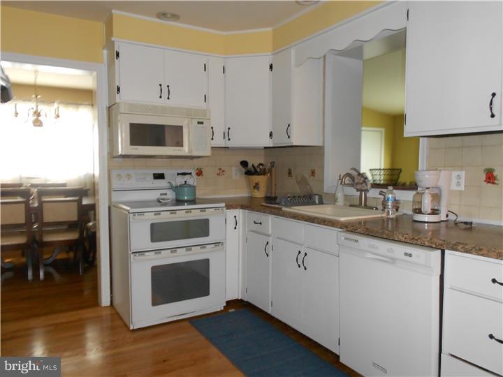 240 Flintlock Road Drexel Hill, PA 19026 - Photo 5 of 25 Kitchen