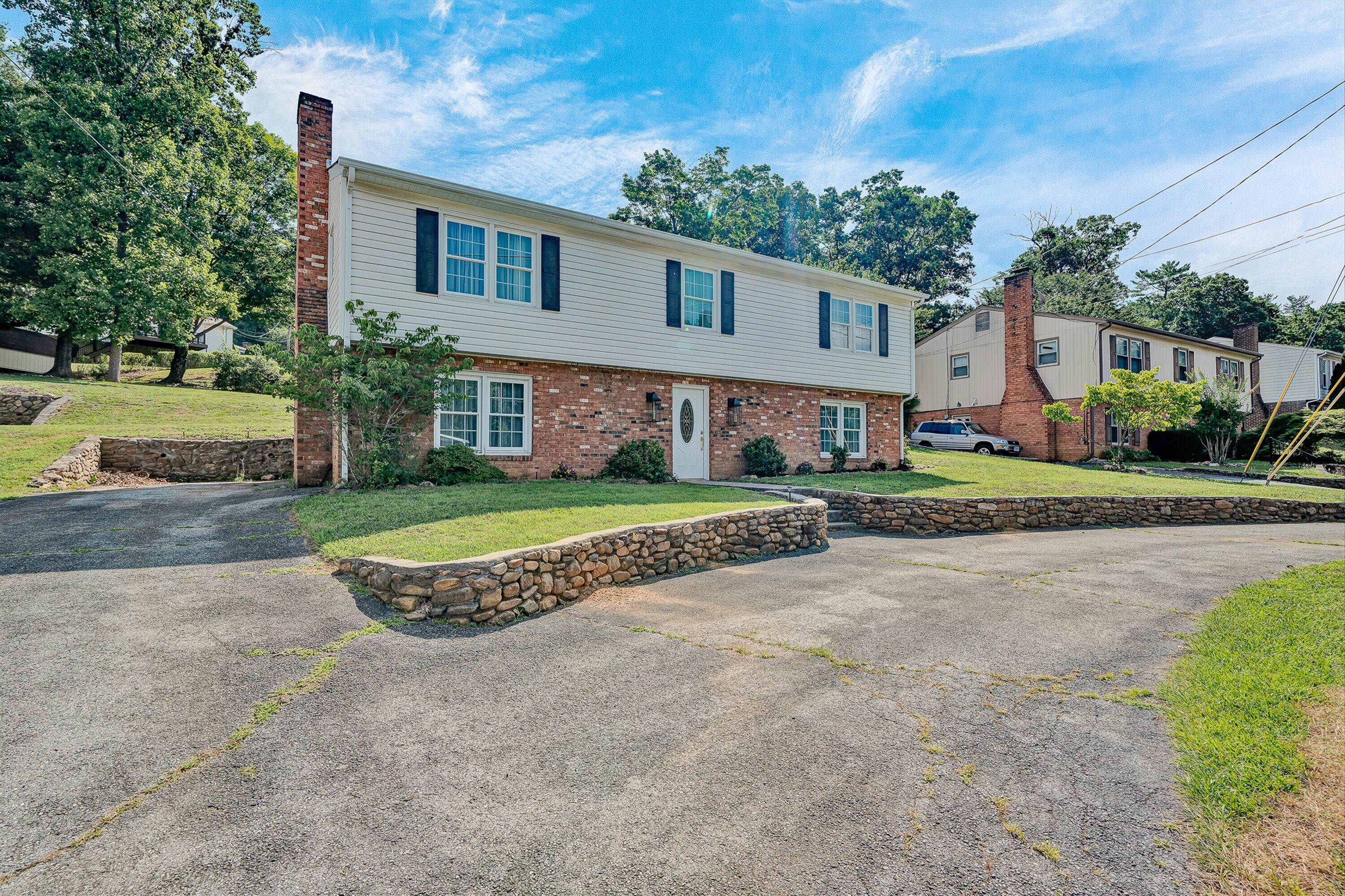 5718 Merriman Road Roanoke, VA 24018 - Photo 34 of 34 Front Exterior of Home
