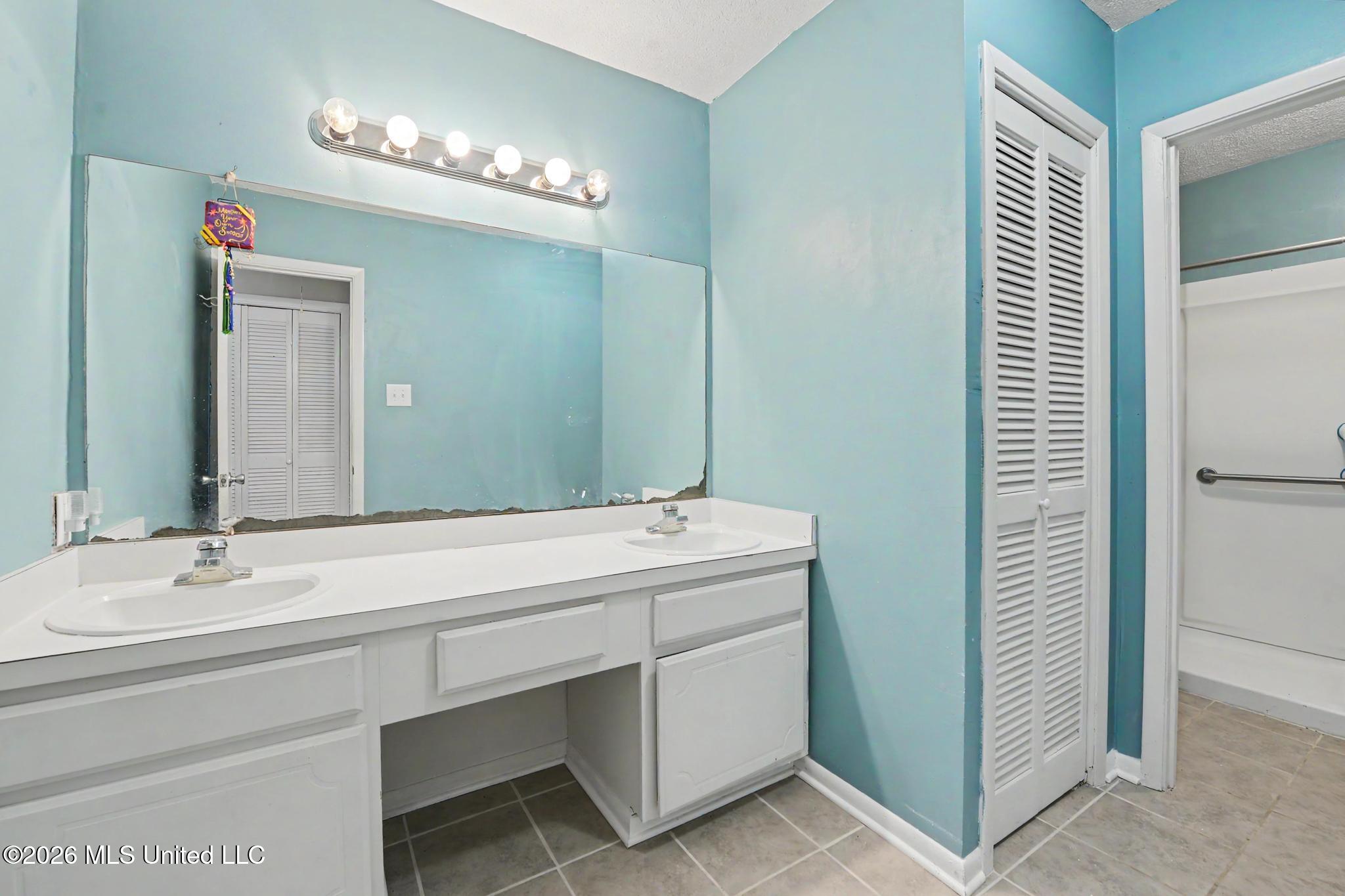928 Courthouse Road, Unit 24 Gulfport, MS 39507 - Photo 16 of 19 016