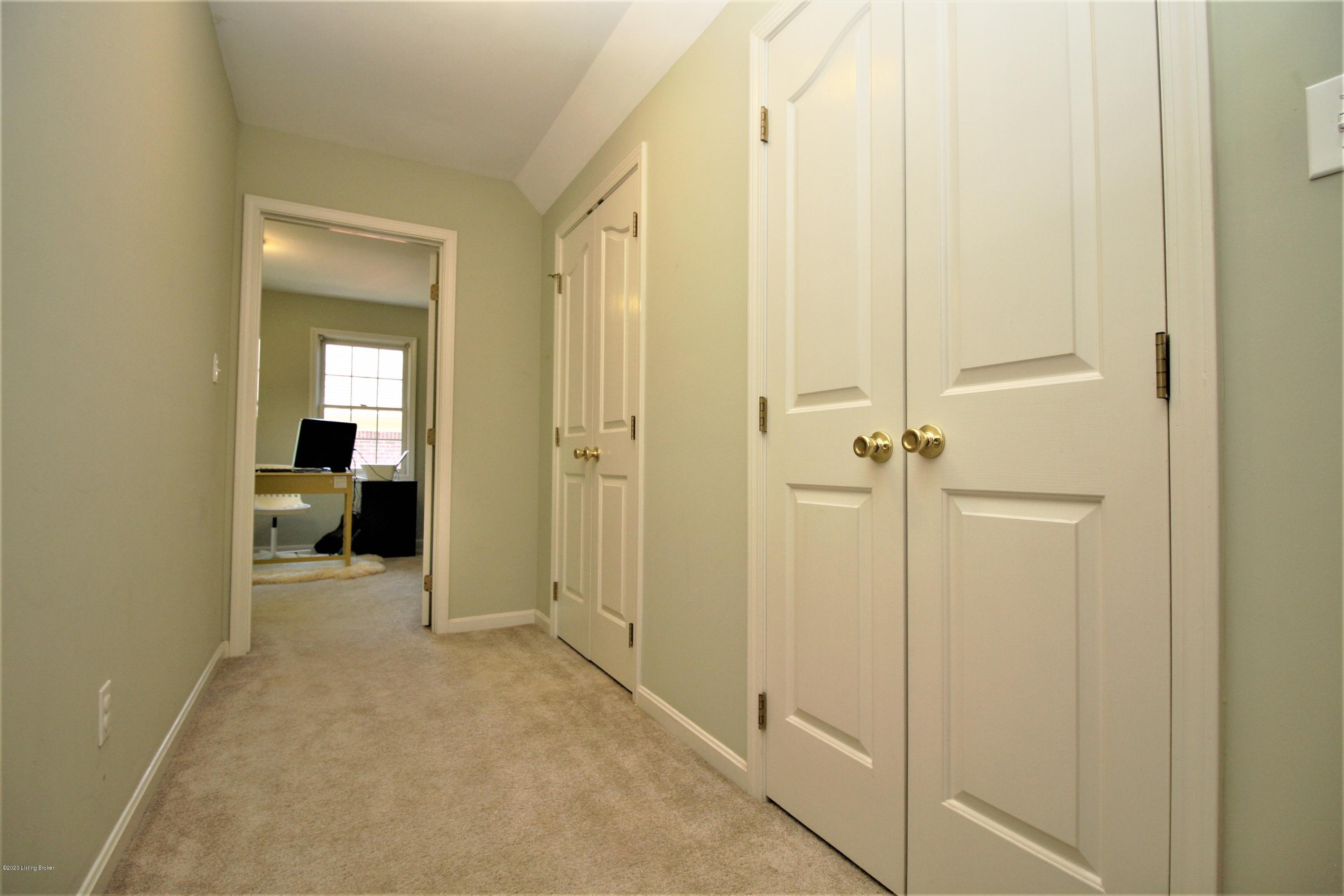 807 Foxgate Road Louisville, KY 40223 - Photo 18 of 34 IMG_1133