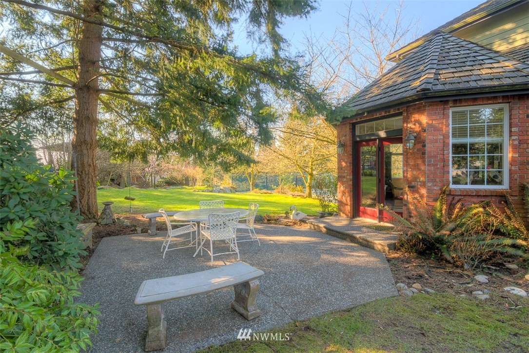 609 Linden Road Bellingham, WA 98225 - Photo 2 of 24