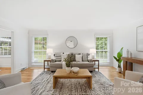 $919,999 | 926 Shady Bluff Drive, Charlotte, NC 28211