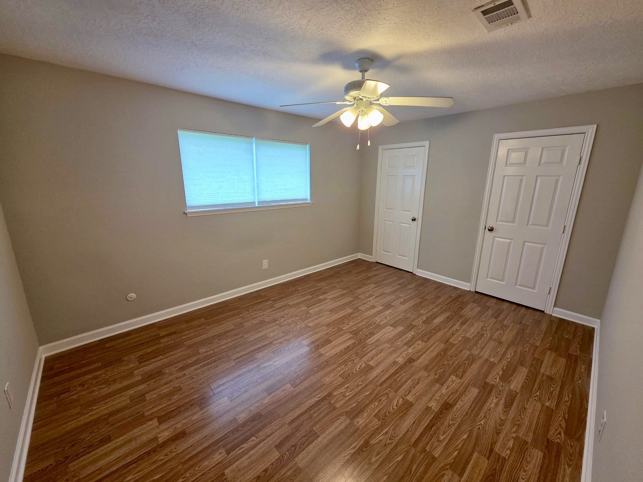 16007 Mill Point Drive Houston, TX 77059 - Photo 27 of 38
