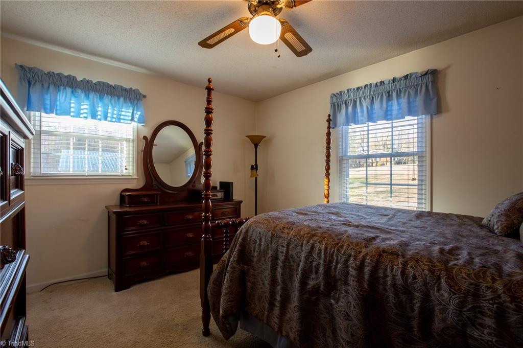 3094 Green Tree Road Thomasville, NC 27360 - Photo 17 of 32 Gallery Image 17