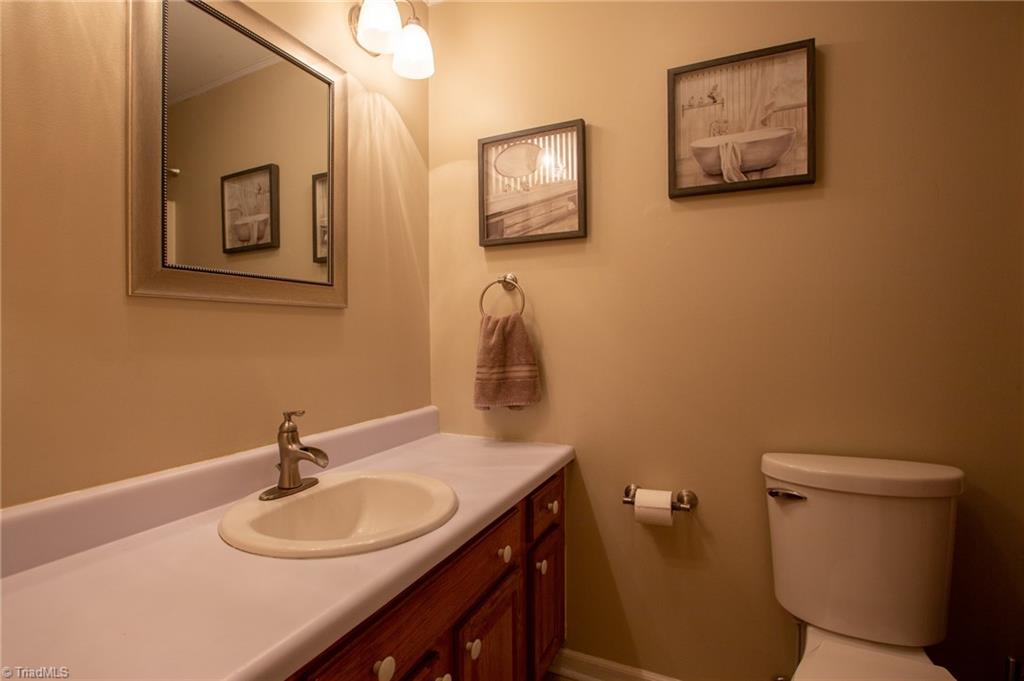 3094 Green Tree Road Thomasville, NC 27360 - Photo 19 of 32 Gallery Image 19