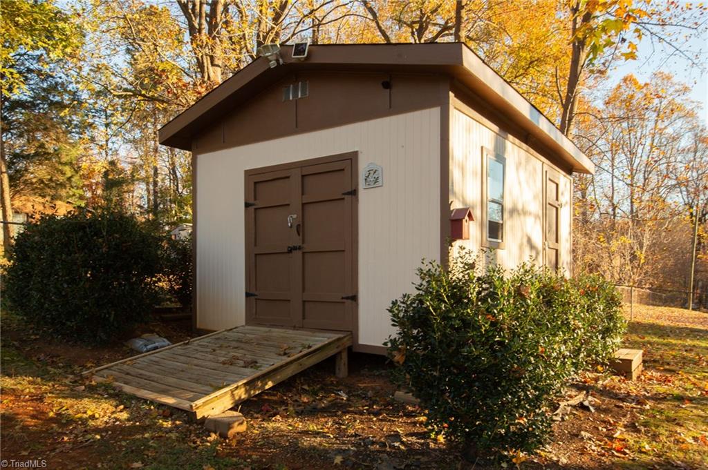 3094 Green Tree Road Thomasville, NC 27360 - Photo 25 of 32 Gallery Image 25