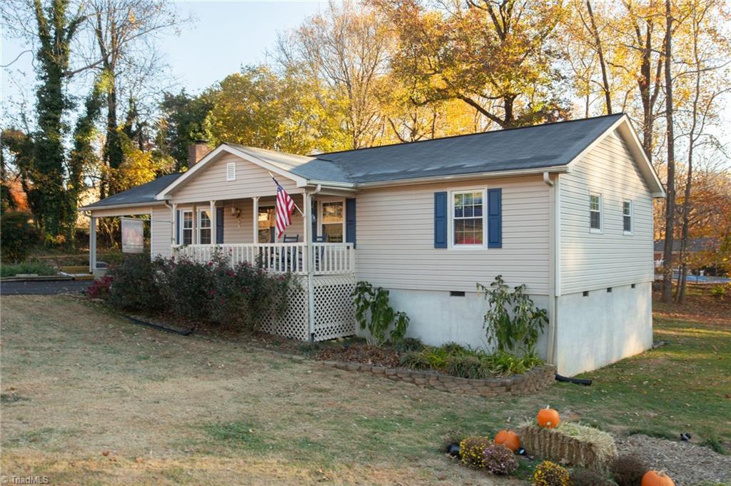 3094 Green Tree Road Thomasville, NC 27360 - Photo 5 of 32 Gallery Image 5