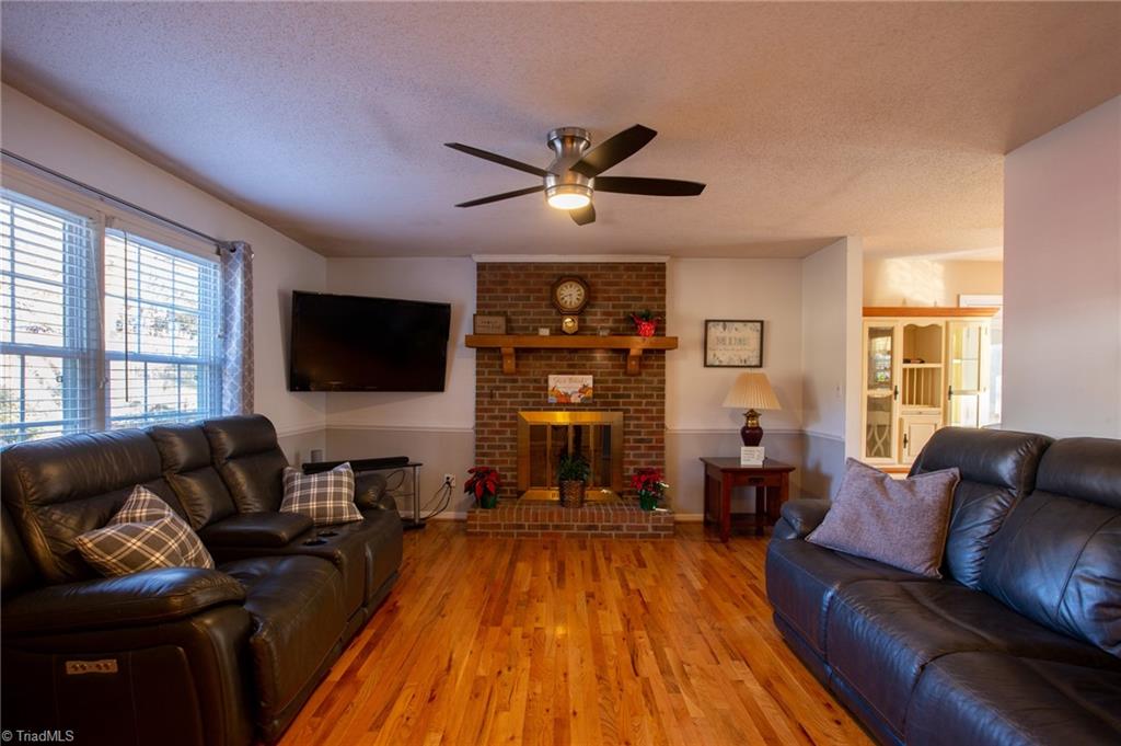 3094 Green Tree Road Thomasville, NC 27360 - Photo 7 of 32 Gallery Image 7