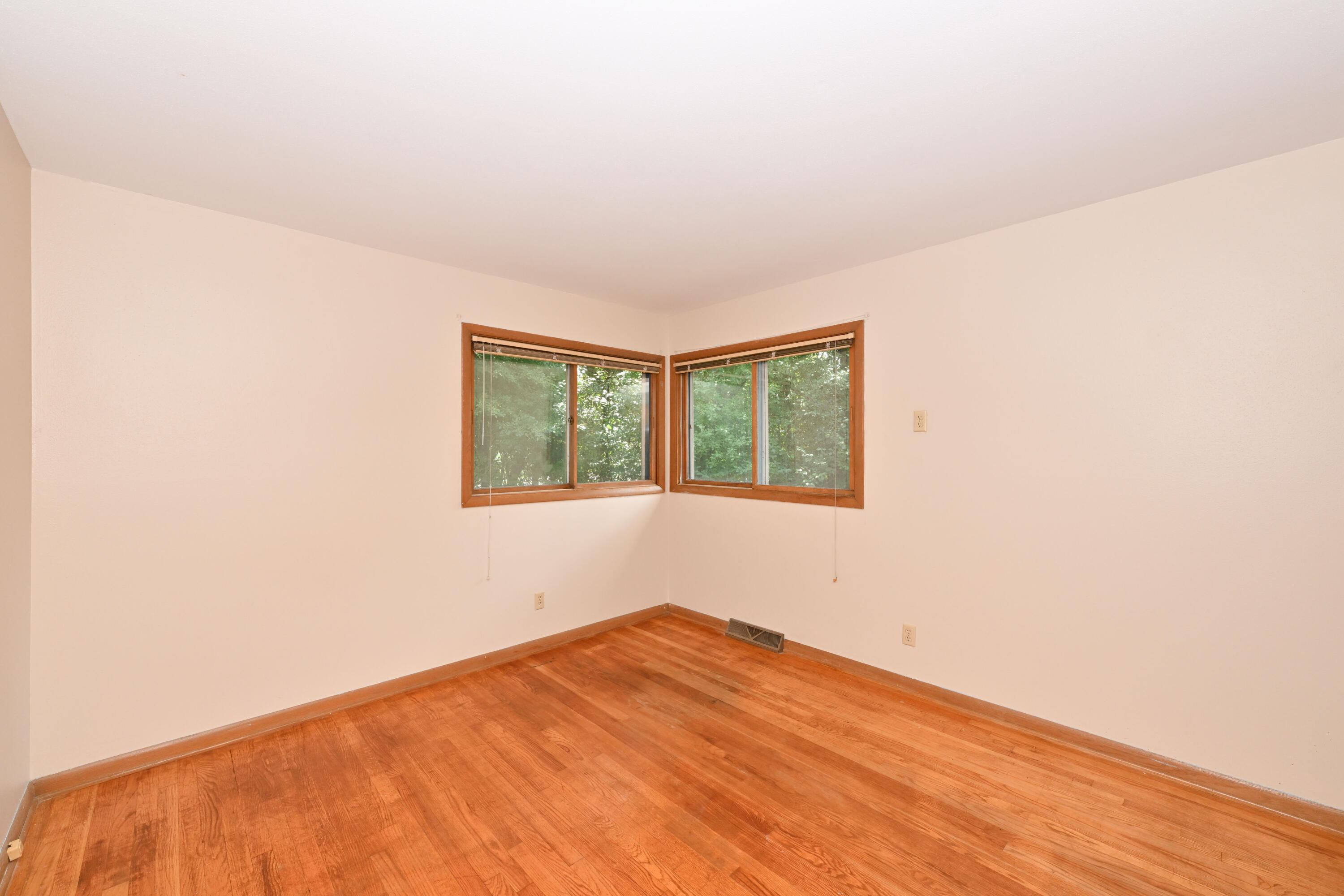 3660 South Joseph Road New Berlin, WI 53151 - Photo 17 of 30 Bedroom #2