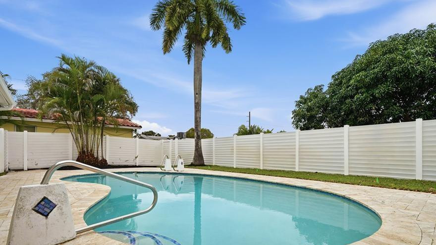 5507 West Park Road Hollywood, FL 33021 - Photo 14 of 28 Beautiful pool