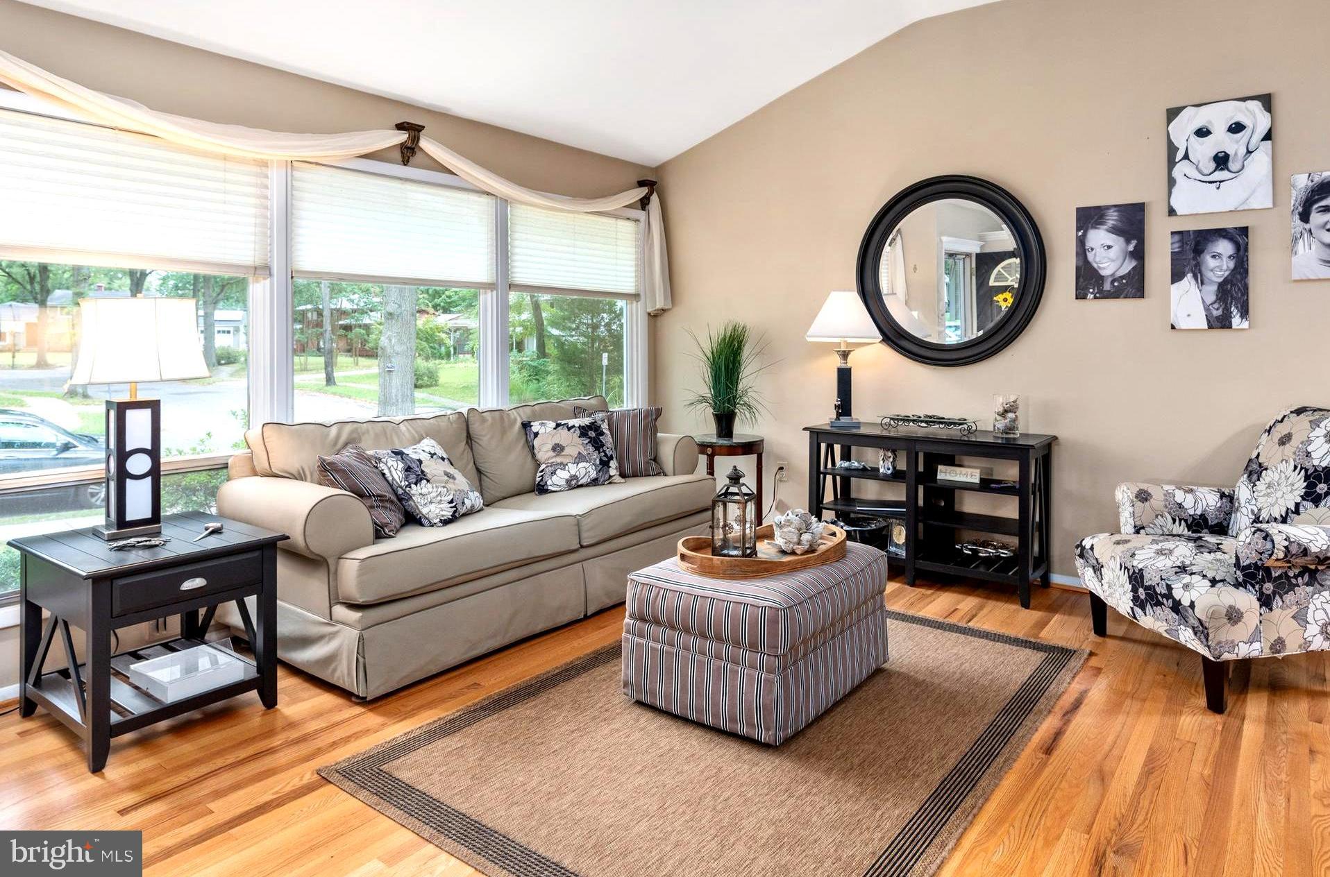 719 Pin Oak Road Severna Park, MD 21146 - Photo 13 of 39 Vaulted Picture Window Living Room
