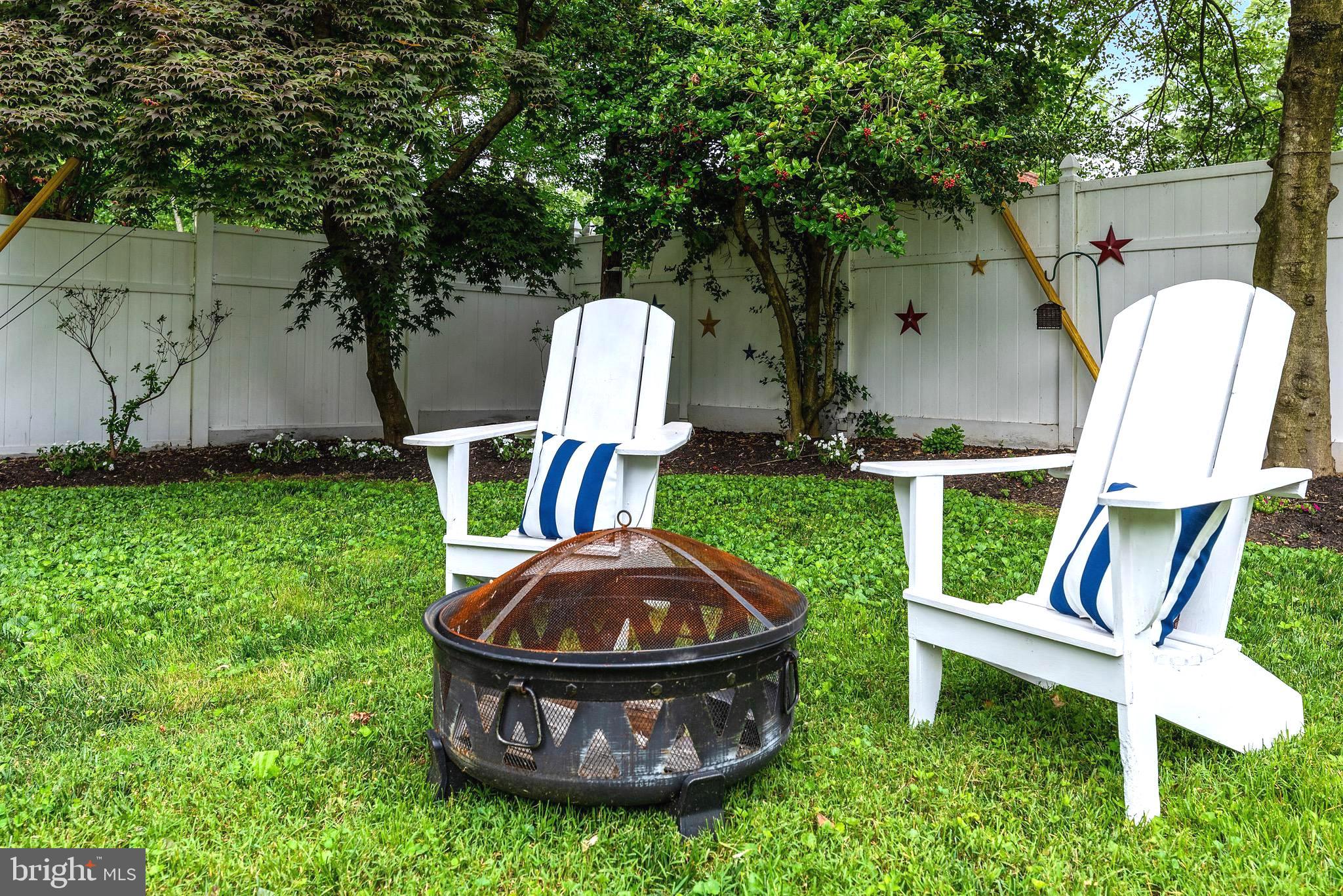 719 Pin Oak Road Severna Park, MD 21146 - Photo 22 of 39 Privacy Fencing . Conversation Fire Pit