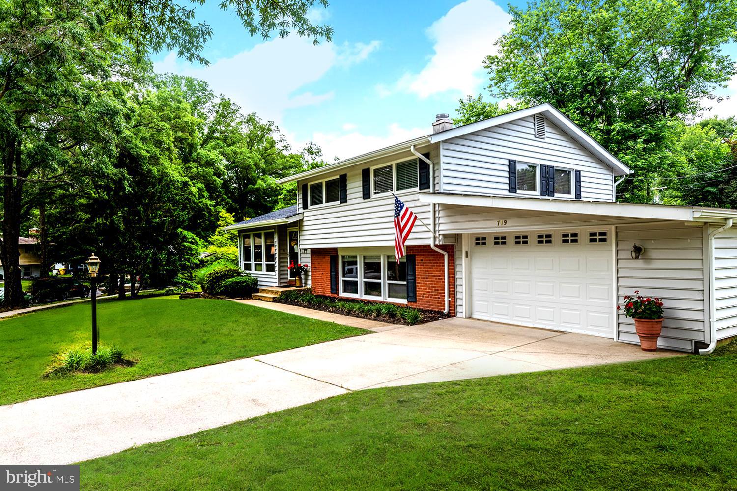 719 Pin Oak Road Severna Park, MD 21146 - Photo 9 of 39 Multi-Vehicle Driveway . Roomy 2-Car Garage