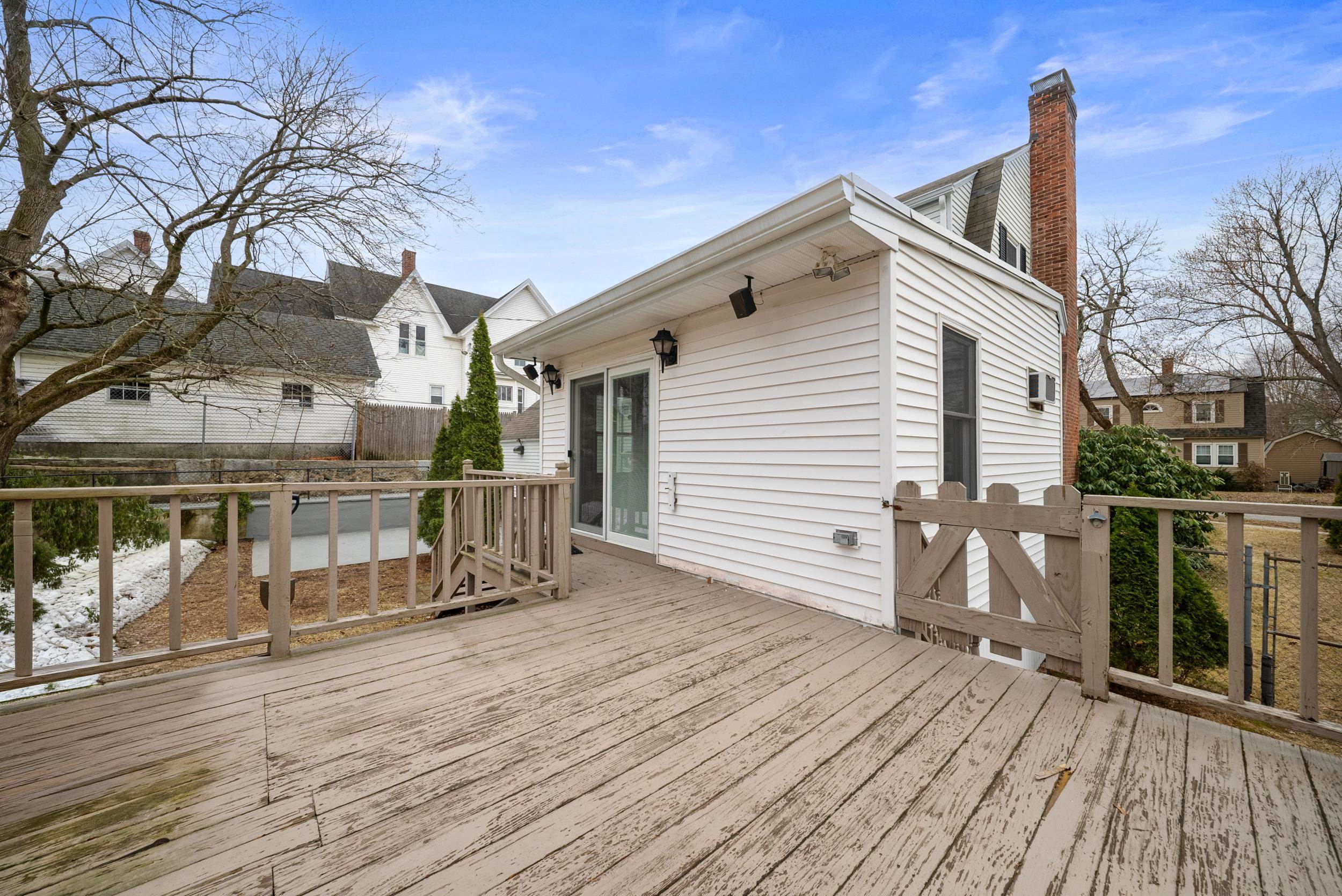 853 Union Street Manchester, NH 03104 - Photo 16 of 45