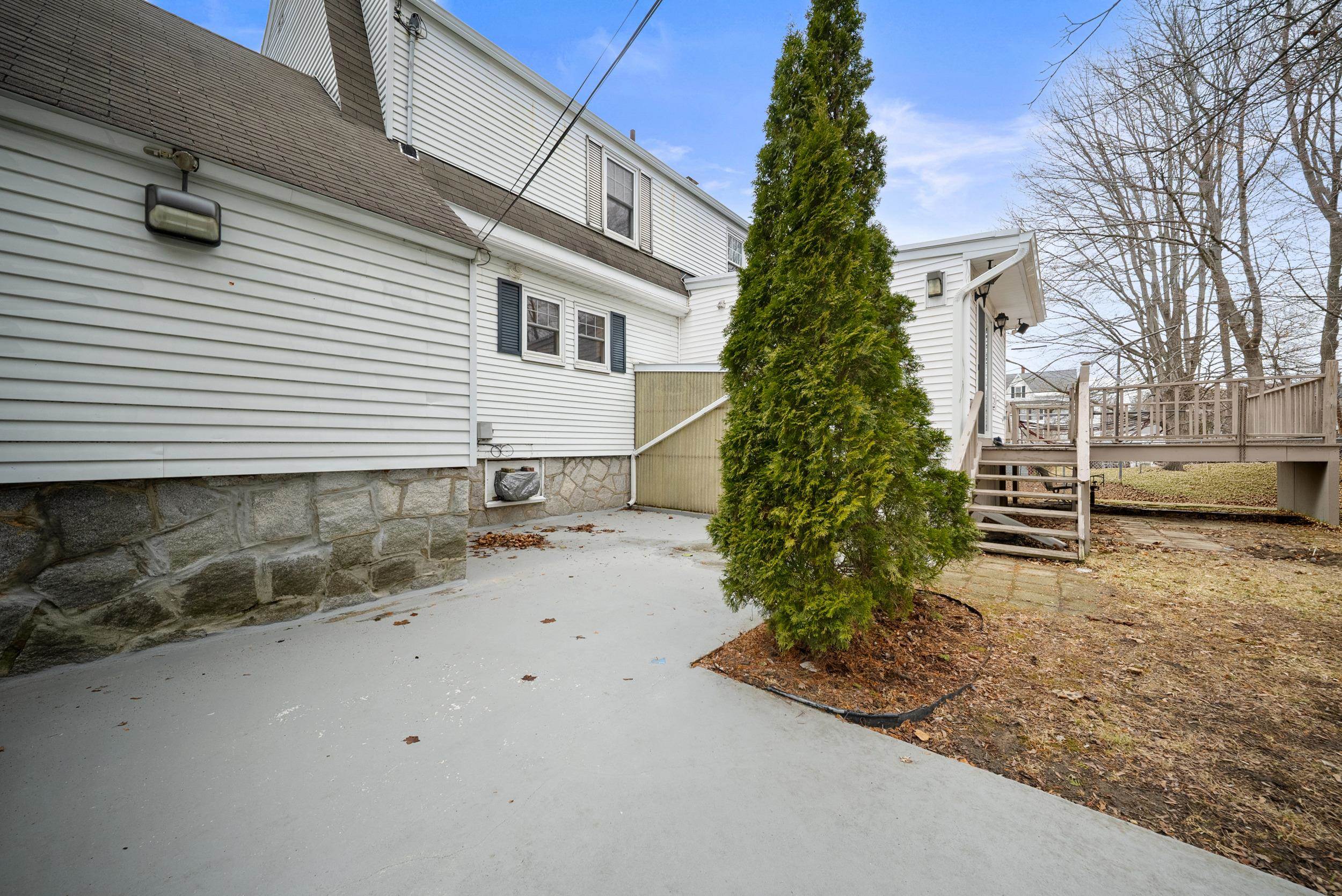 853 Union Street Manchester, NH 03104 - Photo 35 of 45