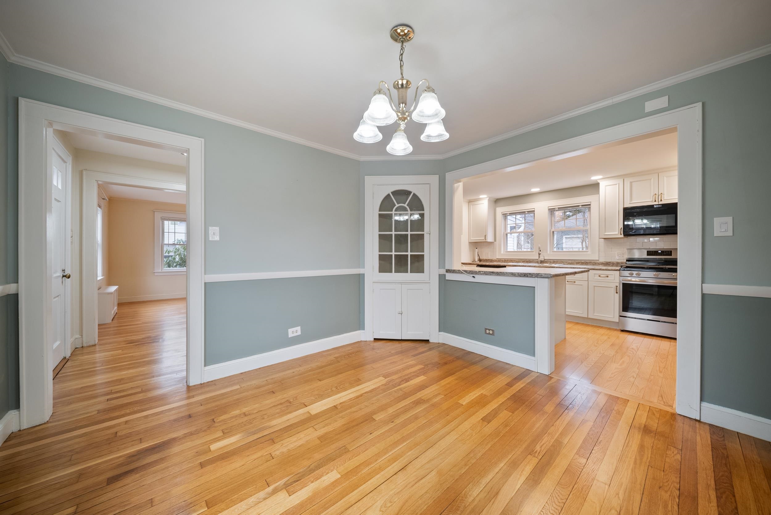 853 Union Street Manchester, NH 03104 - Photo 8 of 45