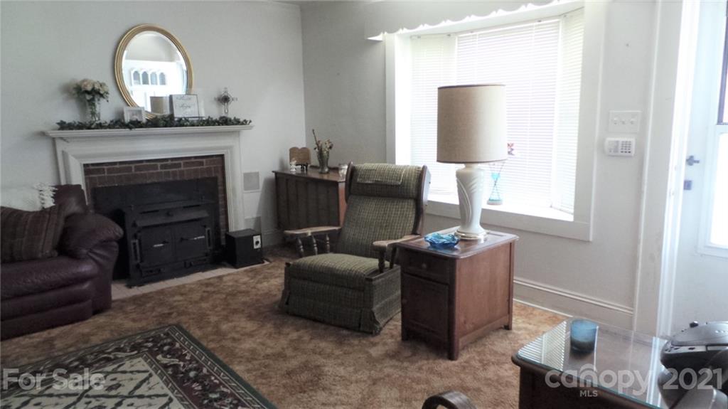 2476 Robinson Road Newton, NC 28658 - Photo 12 of 48 Gallery Image 12
