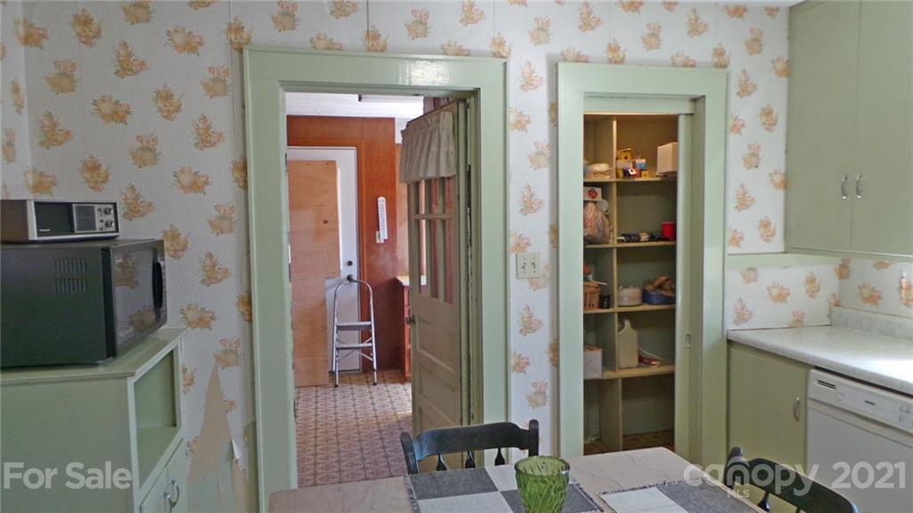2476 Robinson Road Newton, NC 28658 - Photo 18 of 48 Gallery Image 18