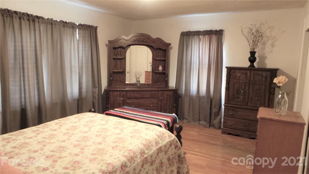 2476 Robinson Road Newton, NC 28658 - Photo 22 of 48 Gallery Image 22