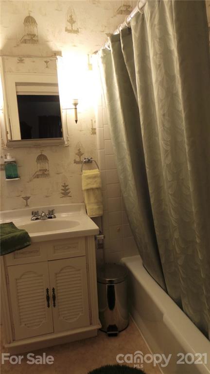 2476 Robinson Road Newton, NC 28658 - Photo 23 of 48 Gallery Image 23