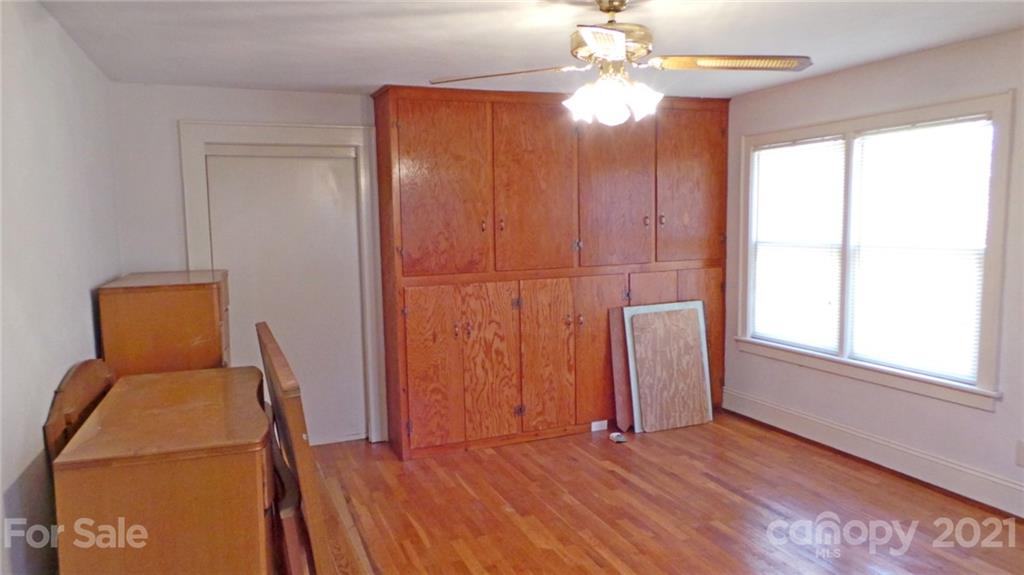 2476 Robinson Road Newton, NC 28658 - Photo 28 of 48 Gallery Image 28