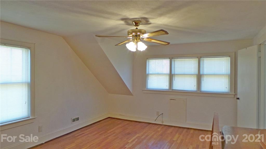 2476 Robinson Road Newton, NC 28658 - Photo 29 of 48 Gallery Image 29