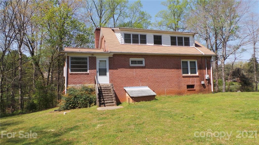 2476 Robinson Road Newton, NC 28658 - Photo 4 of 48 Gallery Image 4