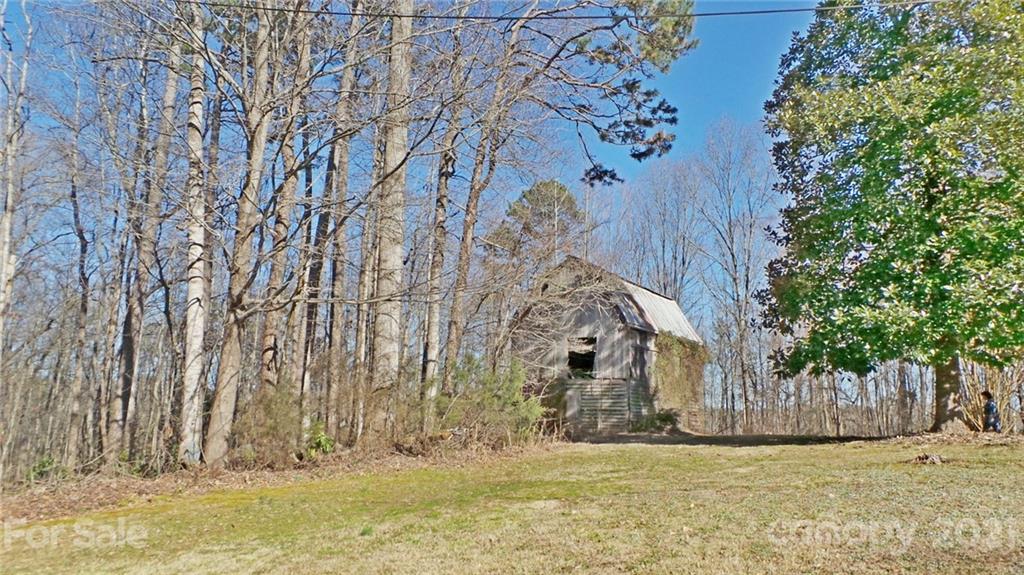 2476 Robinson Road Newton, NC 28658 - Photo 9 of 48 Gallery Image 9