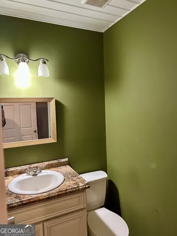 a view of a storage & utility room