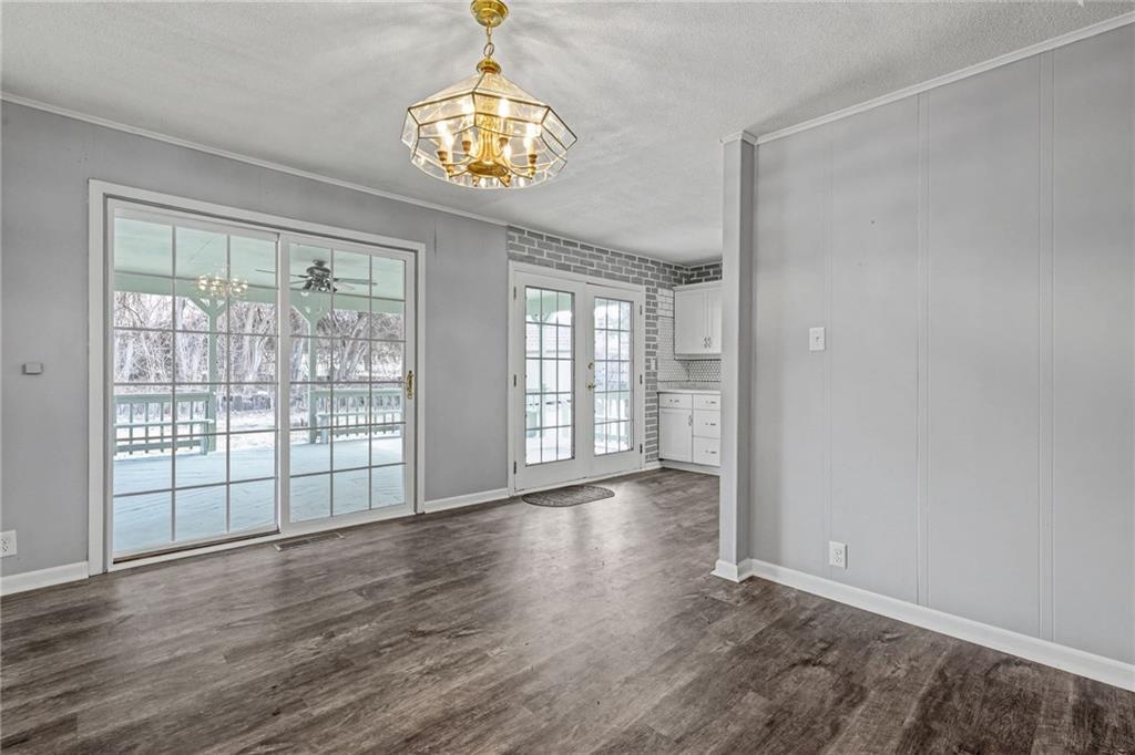 1907 Sun Valley Road St. Joseph, MO 64507 - Photo 11 of 30