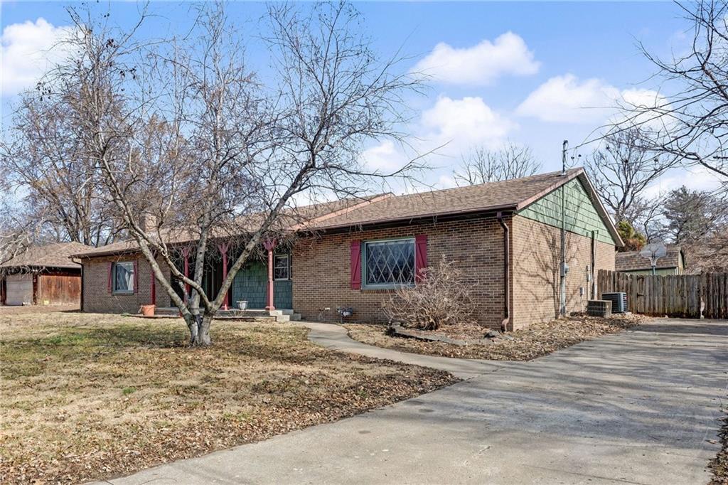 1907 Sun Valley Road St. Joseph, MO 64507 - Photo 3 of 30