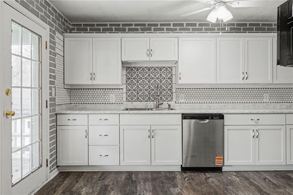 1907 Sun Valley Road St. Joseph, MO 64507 - Photo 7 of 30