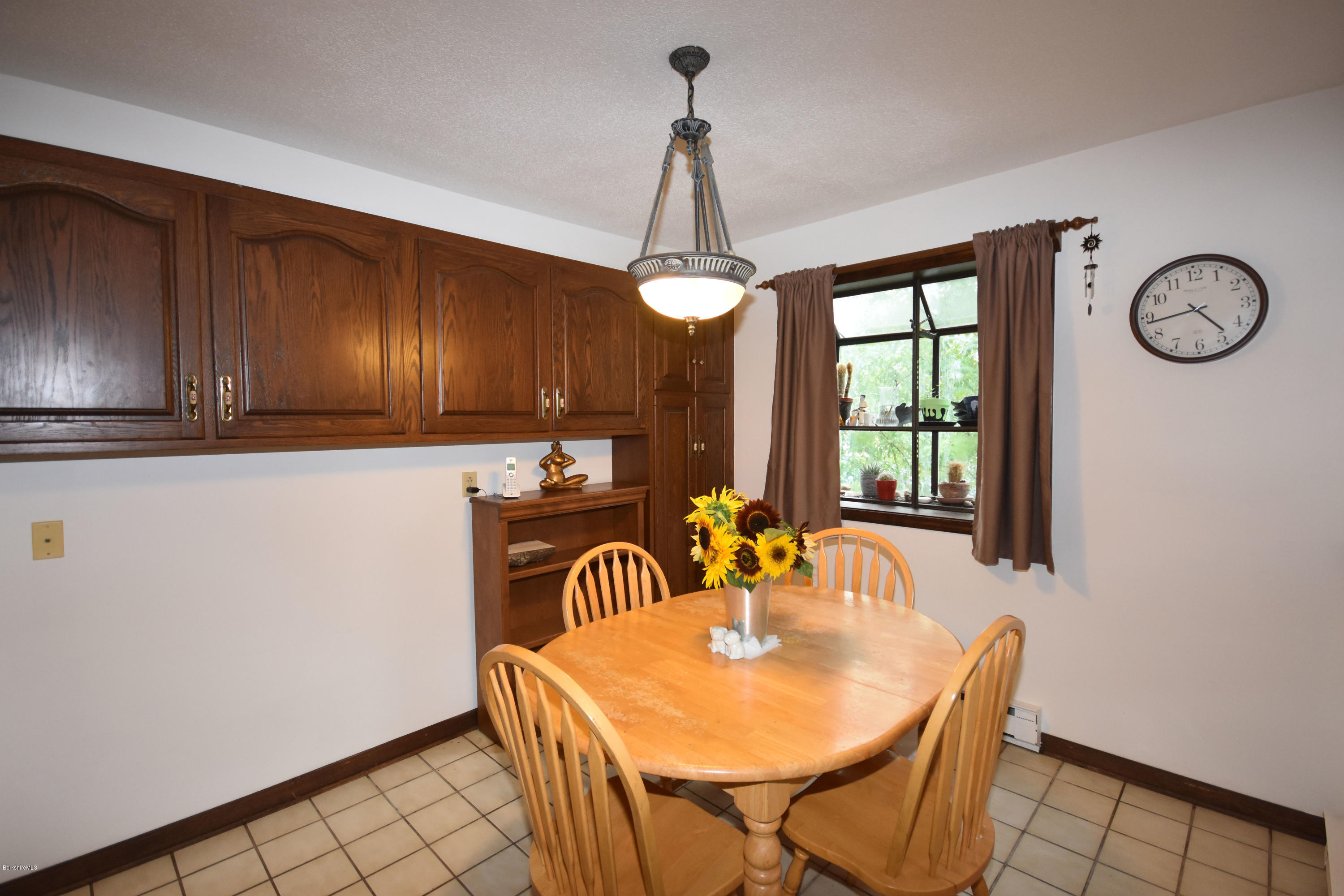 878 Holmes Road Pittsfield, MA 01201 - Photo 13 of 37 Dining Room