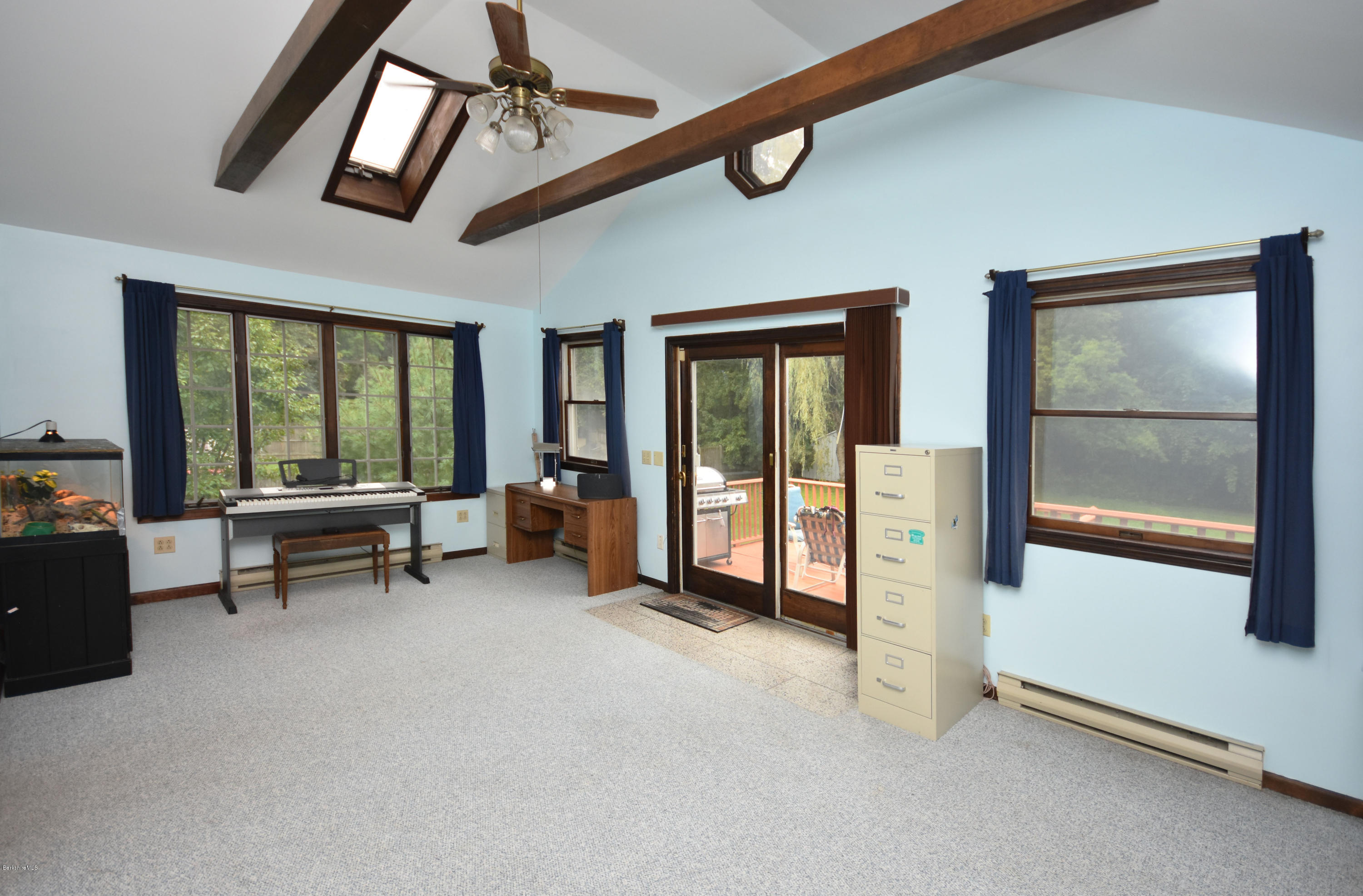878 Holmes Road Pittsfield, MA 01201 - Photo 15 of 37 Sun/ Living Room