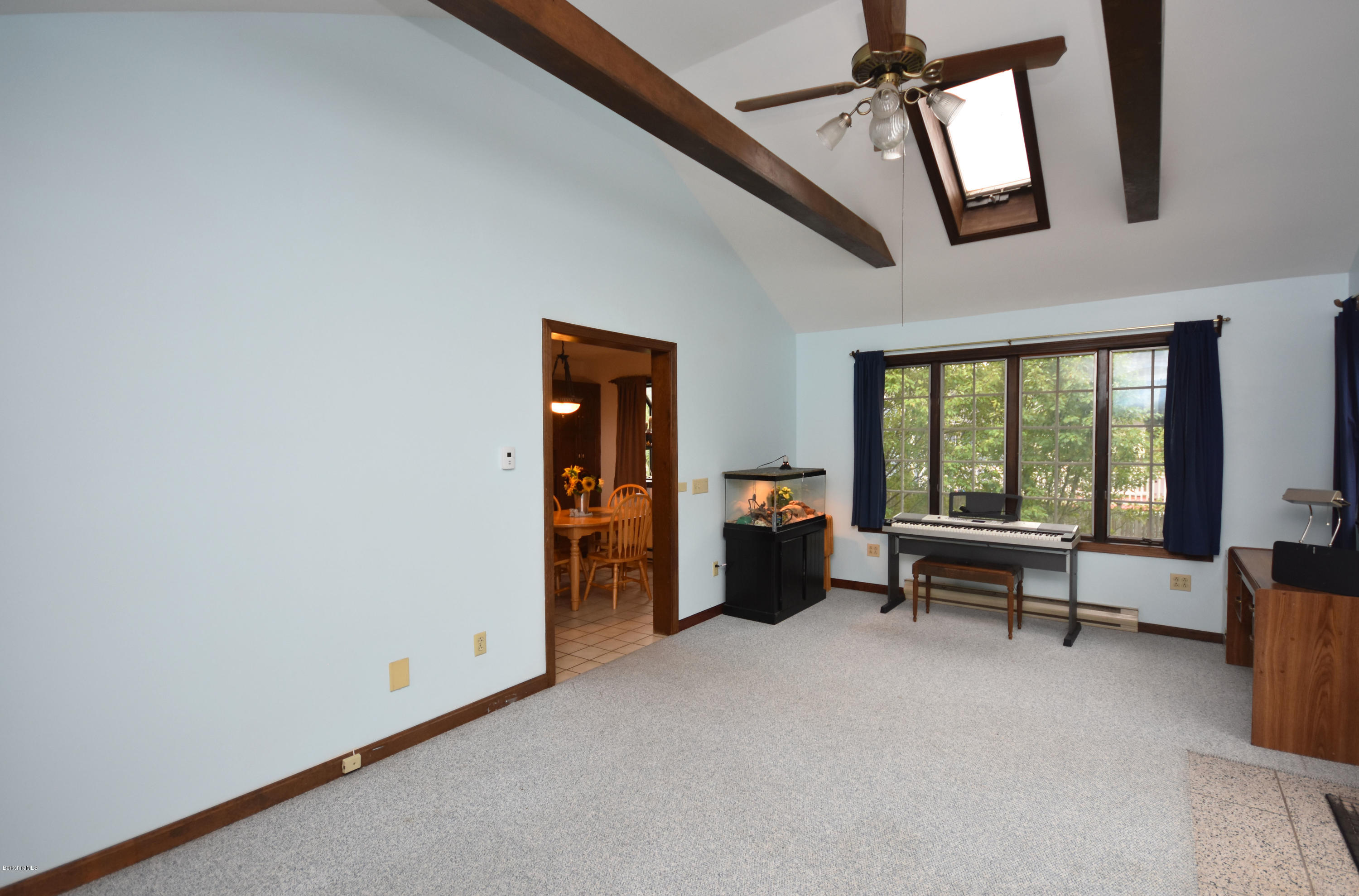 878 Holmes Road Pittsfield, MA 01201 - Photo 16 of 37 Sun / Living Room