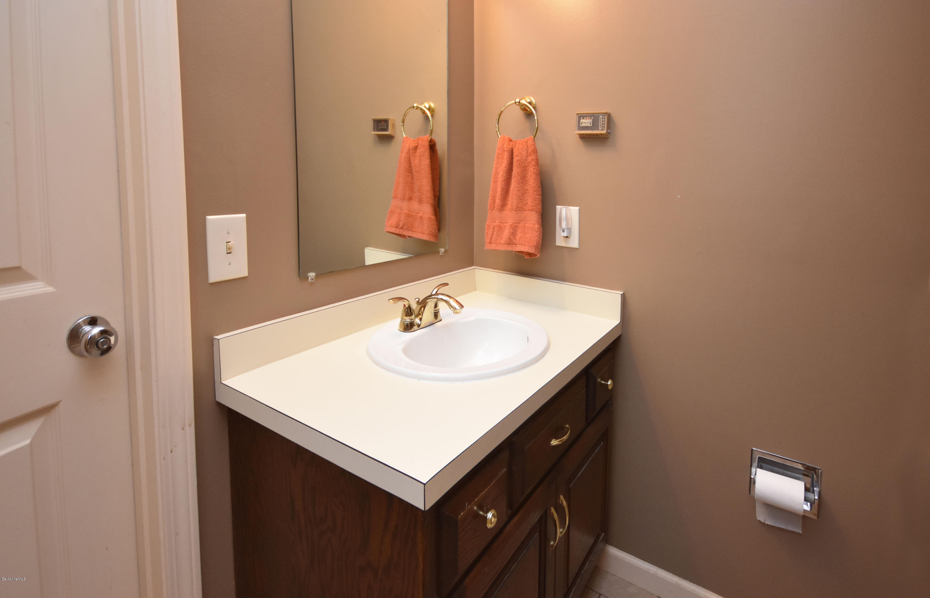 878 Holmes Road Pittsfield, MA 01201 - Photo 20 of 37 Primary Bath