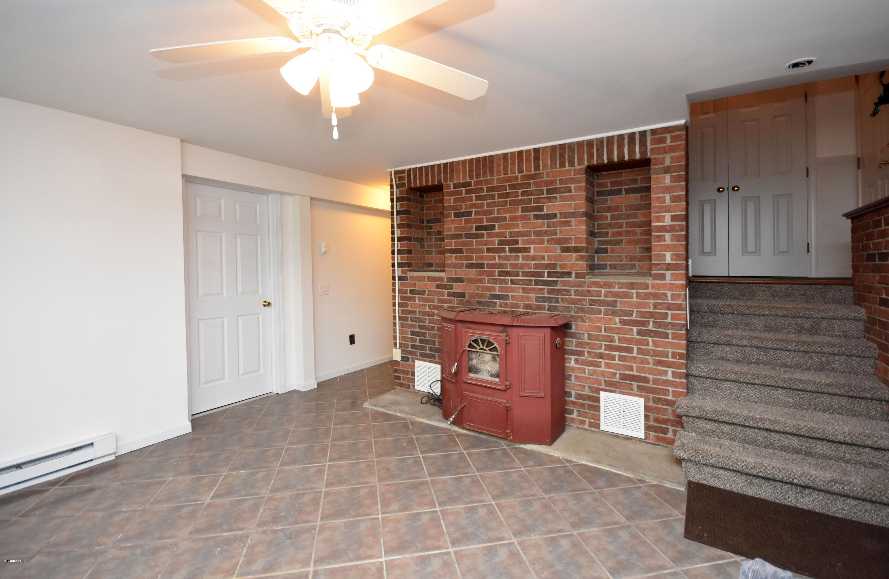 878 Holmes Road Pittsfield, MA 01201 - Photo 27 of 37 Family Room