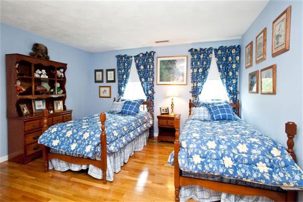 48 Raffaele Drive Waltham, MA 02452 - Photo 19 of 27 Gallery Image 19