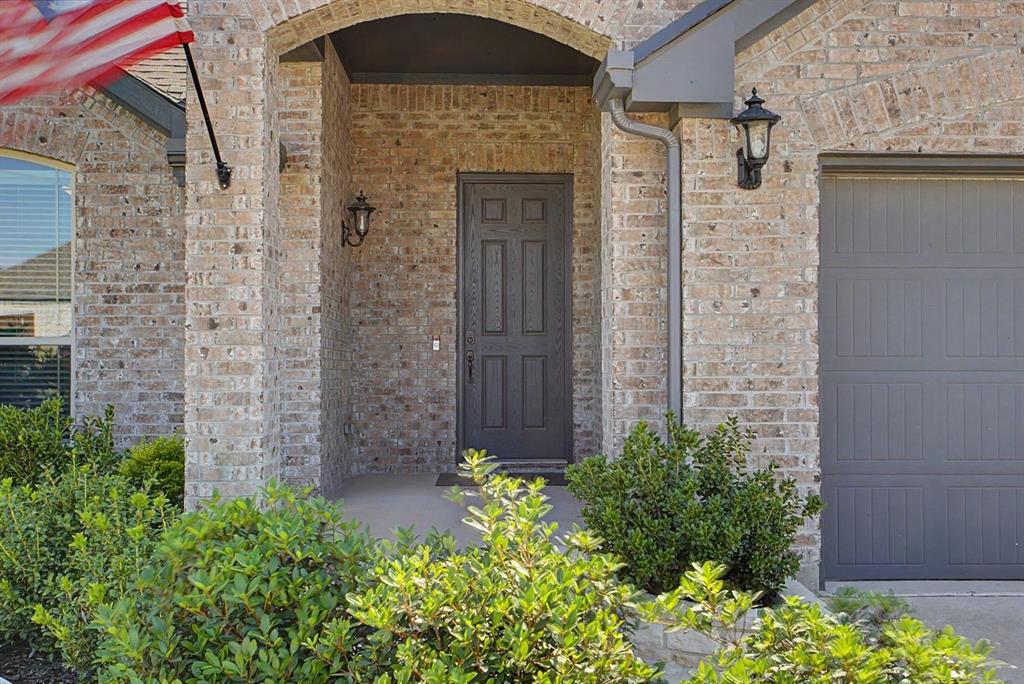1004 Deer Rdg Drive Crowley, TX 76036 - Photo 2 of 37